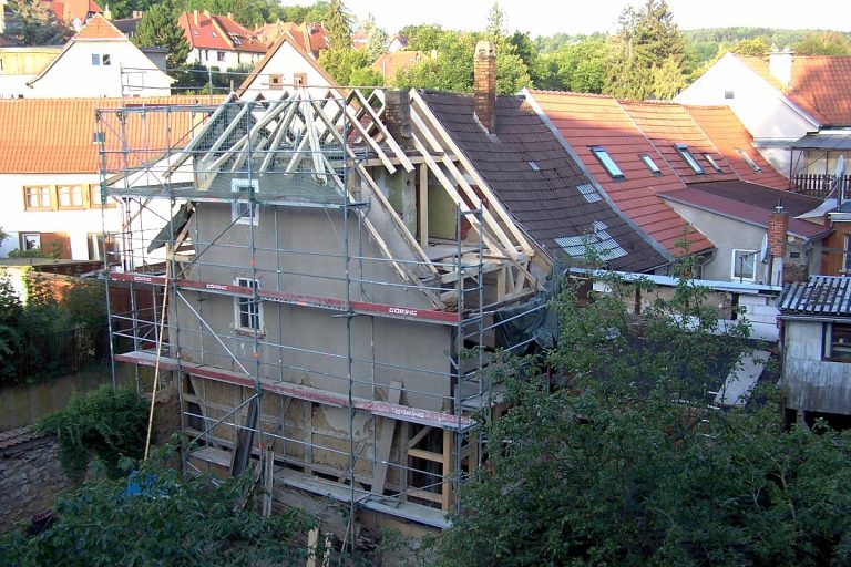 Ferienhaus Mittelgasse 15, Dachstuhl überarbeitet und ertüchtigt mit Öffnung für Dachterrasse.